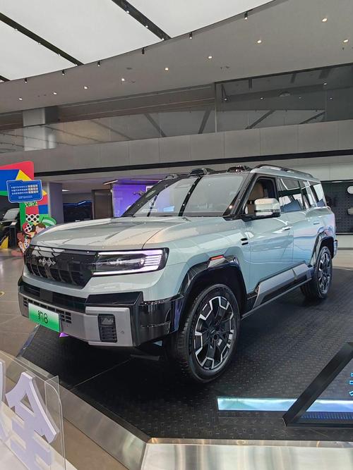 重庆284比亚迪方程豹硬派越野的爆款，英菲尼迪35周年与你共成长